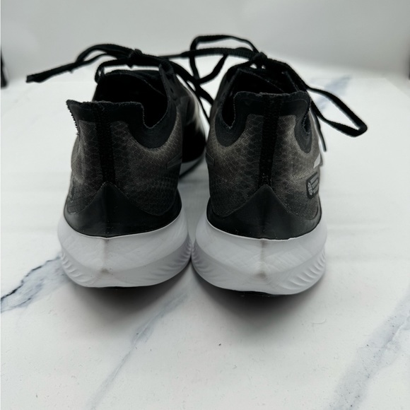 Nike Women’s Zoom Gravity Sz. 10 - Picture 6 of 7